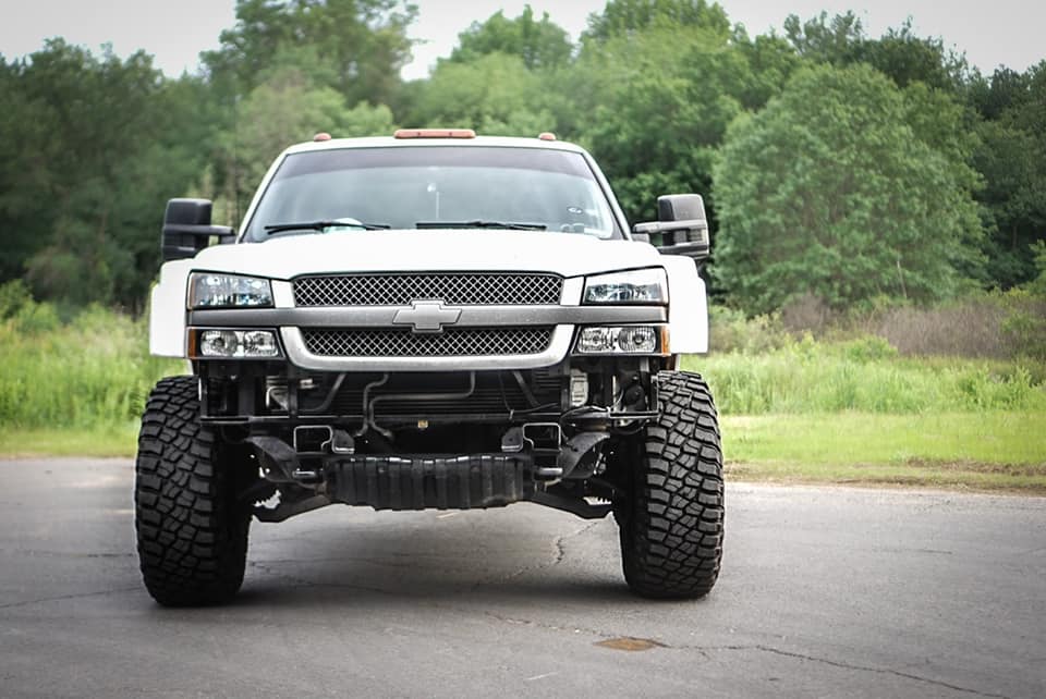 Truck Build Packages – Lift Kits, Wheels/Tires, Lighting, Performance