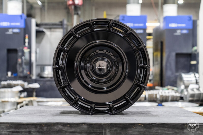Vossen x Urban UV-5 23x10 / 5x120 / ET32 - Gloss Black Wheel  - (Range Rover)