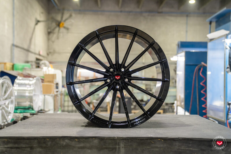 Vossen VPS-2 22x10.5 / 5x112 / ET30 / 66.6 /- Gloss Black Wheel